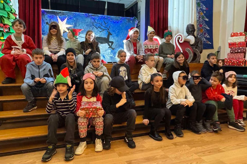 Новогодишња представа III-1